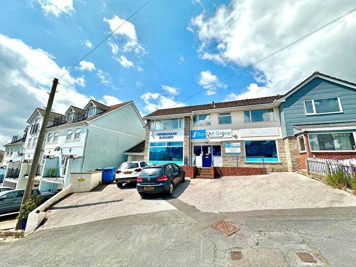 2 Bedroom Flat To Rent In Maudlin Drive, Teignview Veterinary Group Maudlin Drive, TQ14