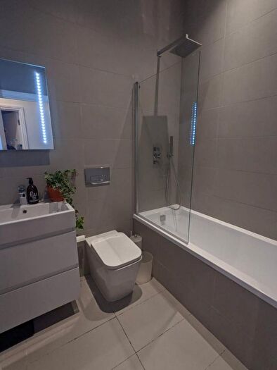 2 Bedroom Flat To Rent In York Grove, Peckham, London, SE15