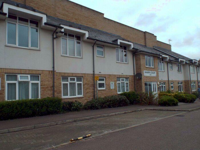 2 Bedroom Flat To Rent In Sharps Court, Hitchin, SG4
