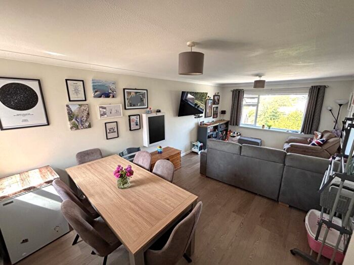 2 Bedroom Flat For Sale In Regents Court, Victoria Road, Swanage, Dorset, BH19 - Photo 5