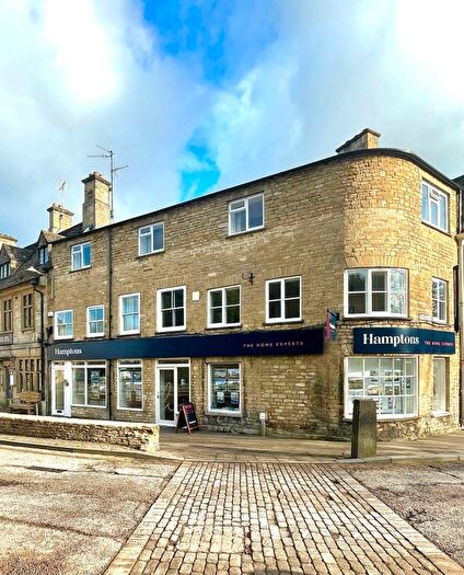 3 Bedroom Flat To Rent In Castle Street, Cirencester, Gloucestershire, GL7
