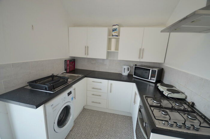 2 Bedroom Apartment To Rent In Wellfield Road, Roath, Cardiff, CF24