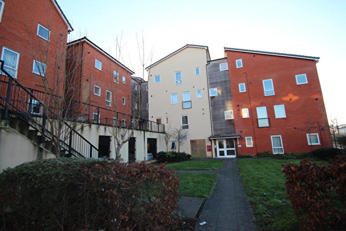 2 Bedroom Flat To Rent In Nicholson Park, Bracknell, RG12