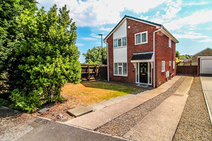3 Bedroom Detached House For Sale In Morpeth Close, Oxclose, Washington, NE38