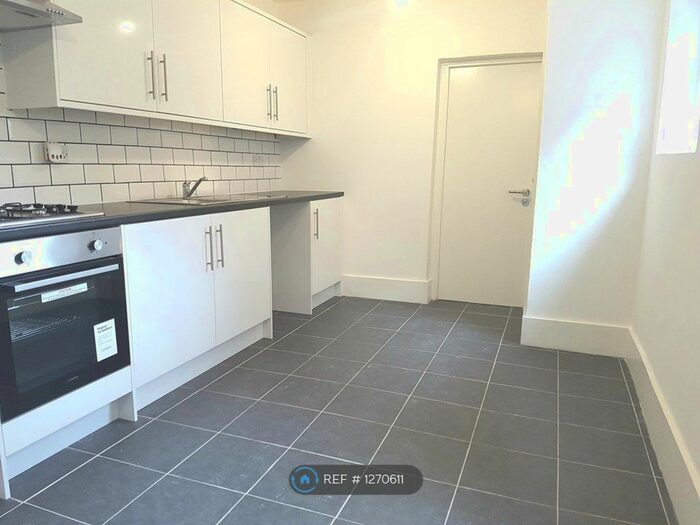 5 Bedroom Terraced House To Rent In Colless Road, Seven Sisters N15