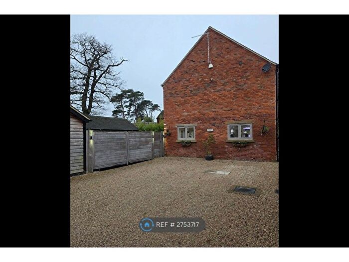 3 Bedroom Semi-Detached House To Rent In Lodge Hill, Derby, DE65