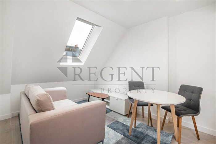 Studio To Rent In Albion Court, Hammersmith, W6