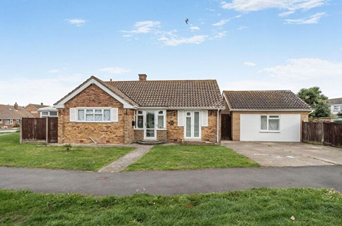 2 Bedroom Detached Bungalow For Sale In Wellington Gardens, Selsey, PO20