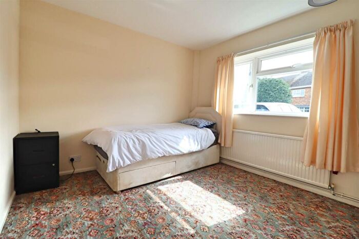 2 Bedroom Semi-Detached Bungalow For Sale In Haytor Close, Braintree, CM7