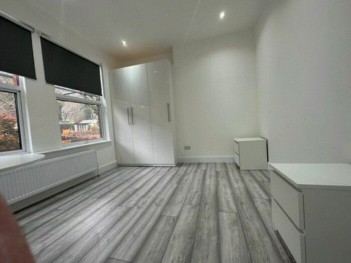 Studio To Rent In Alexandra Park Road, London, N22