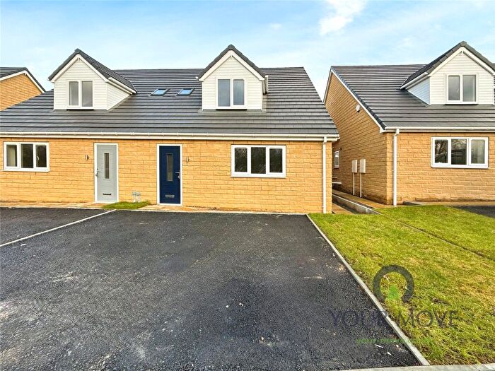 3 Bedroom Bungalow To Rent In Church Mews, Minsthorpe Lane, South Elmsall, Pontefract, West Yorkshire, WF9