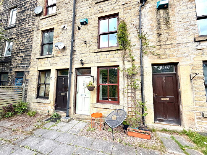 1 Bedroom Duplex For Sale In Manchester Road, Thurlstone, Sheffield, S36