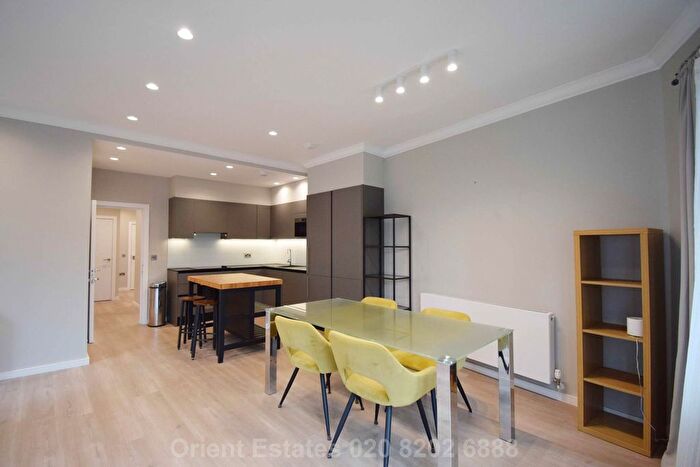 2 Bedroom Flat To Rent In Hayes Crescent, London, NW11