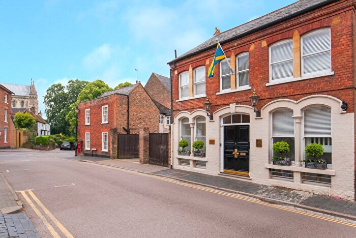 3 Bedroom Flat To Rent In Spicer Street, St. Albans, AL3