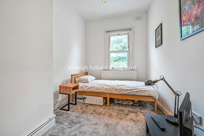 2 Bedroom Semi-Detached House For Sale In Lancaster Road, East Barnet, EN4