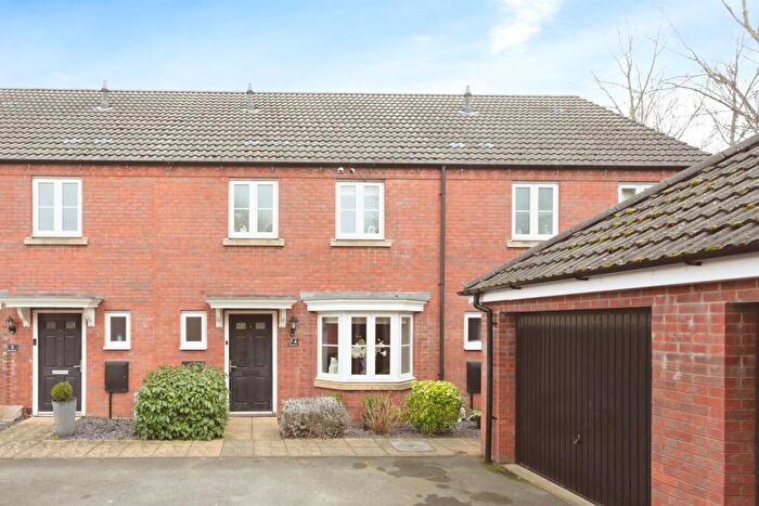 3 Bedroom Terraced House For Sale In Grebe Close, Calvert, Buckingham, MK18