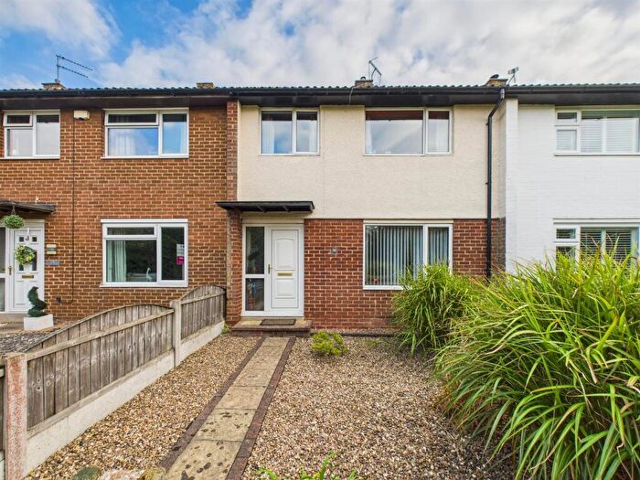 3 Bedroom Town House For Sale In Vicarage Road, Mickleover, Derby, DE3