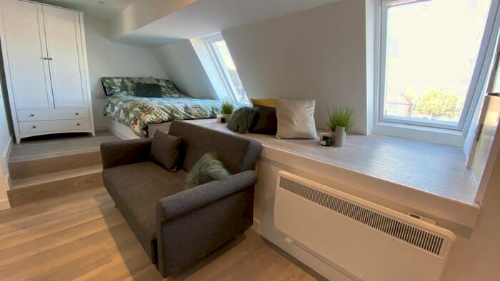 1 Bedroom Flat To Rent In St. Peters Street, Canterbury, CT1