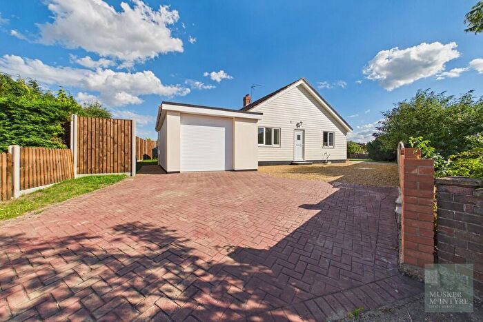 3 Bedroom Detached Bungalow For Sale In Farm Close, Bungay, NR35
