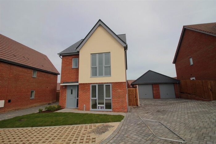 3 Bedroom Detached House To Rent In Thimble Street, Coggeshall, Colchester, CO6