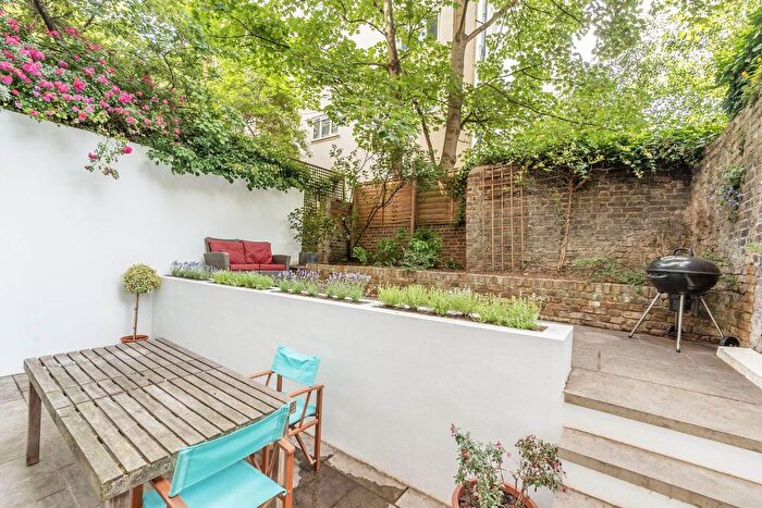 3 Bedroom Flat For Sale In Penywern Road, Earls Court, London, SW5