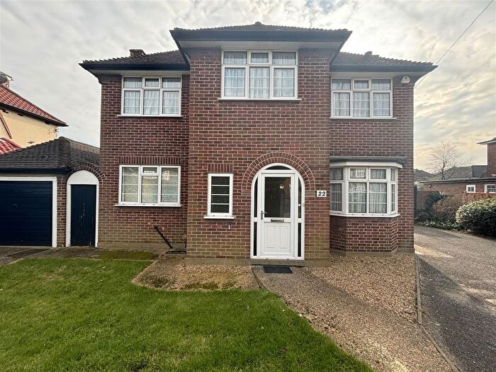 4 Bedroom Detached House To Rent In Belmont Road, Uxbridge, UB8