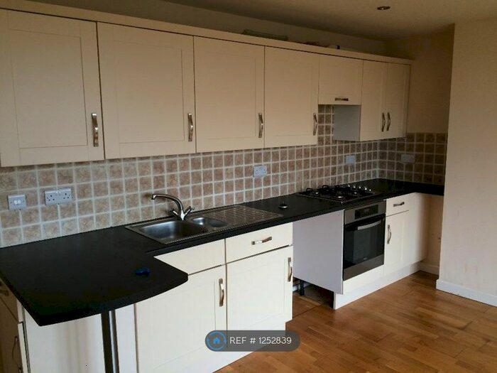 2 Bedroom Maisonette To Rent In Headland House, Truro TR1