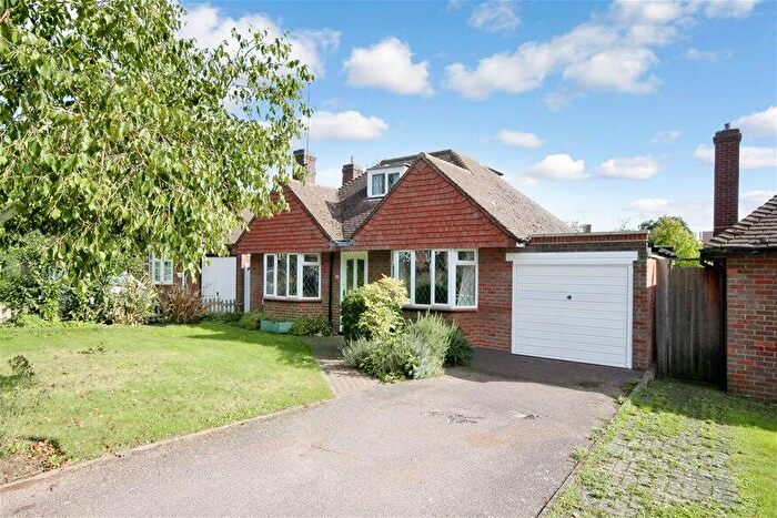 2 Bedroom Bungalow To Rent In Meadway, Harpenden, AL5
