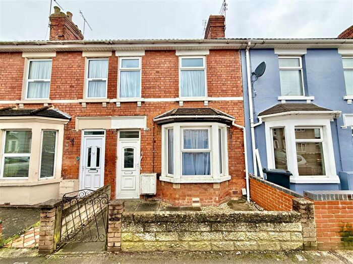 4 Bedroom Terraced House For Sale In Morrison Street, Swindon, SN2