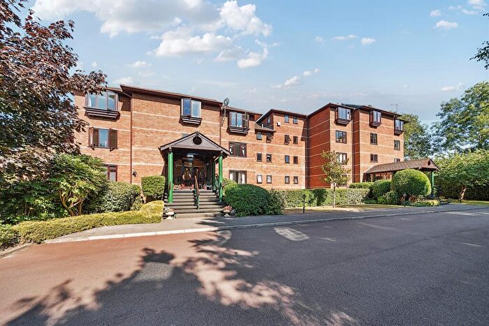 2 Bedroom Apartment For Sale In Ray Mead Road, Maidenhead, SL6
