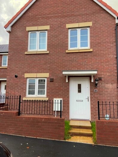 3 Bedroom Semi-Detached House To Rent In Kingfisher Drive, Houndstone, Yeovil, BA22