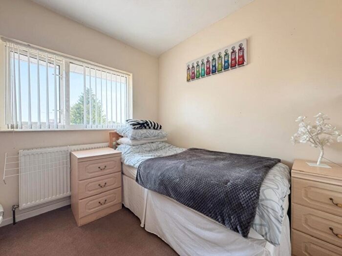 3 Bedroom Terraced House For Sale In Allenby Road, Poole, BH17 - Photo 8