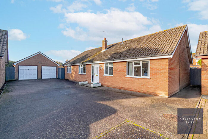 3 Bedroom Bungalow For Sale In Millers Way, Horsford, Norwich, NR10