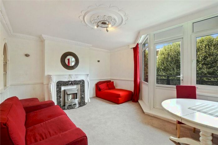 3 Bedroom Apartment To Rent In Cambridge Heath Road, London, E1