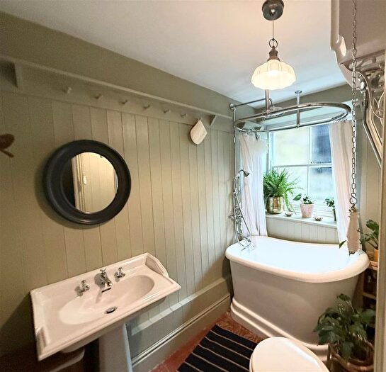2 Bedroom Semi-Detached House For Sale In Chesterfield Road, Belper, DE56