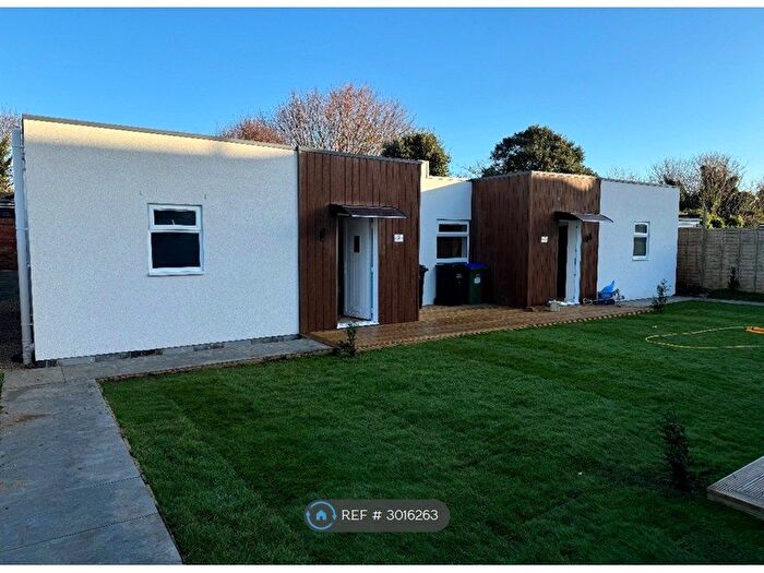 2 Bedroom Bungalow To Rent In Claremont Road, Seaford, BN25