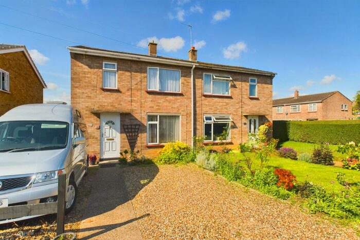 2 Bedroom Semi-Detached House To Rent In Sandwich Road, St. Neots, Cambridgeshire, PE19