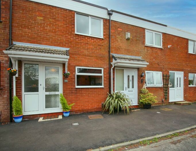 Houses for sale & to rent in WN6 0YA, Standish Wood Lane, Shevington