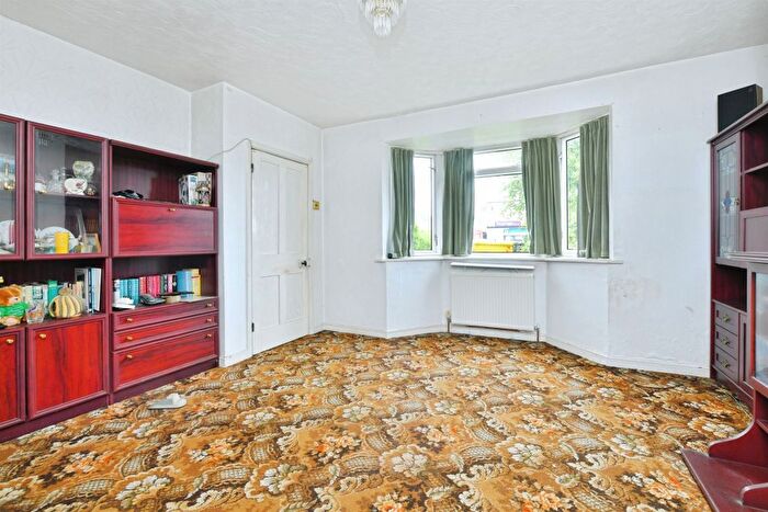 3 Bedroom Semi-Detached House For Sale In Beacon Park Road, Plymouth, PL2