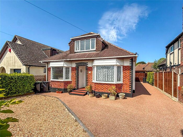 3 Bedroom Bungalow For Sale In Wickfield Avenue, Christchurch, Dorset, BH23