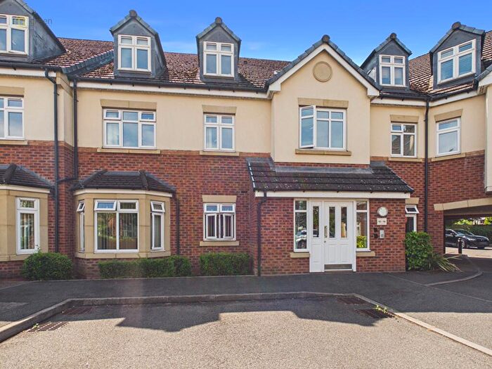 2 Bedroom Apartment For Sale In Hailwood Drive, Great Barr, Birmingham, B43