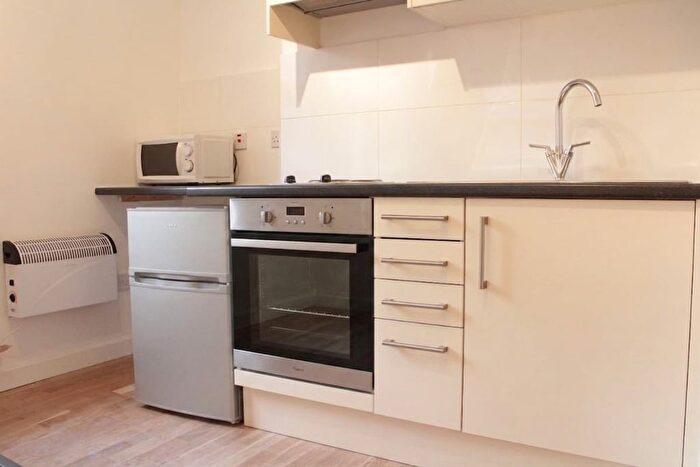 1 Bedroom Studio To Rent In Blythe Road, Kensington Olympia, W14