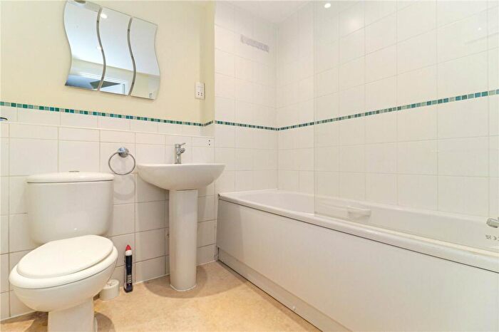 1 Bedroom Maisonette To Rent In Fourdrinier Way, Hemel Hempstead, HP3