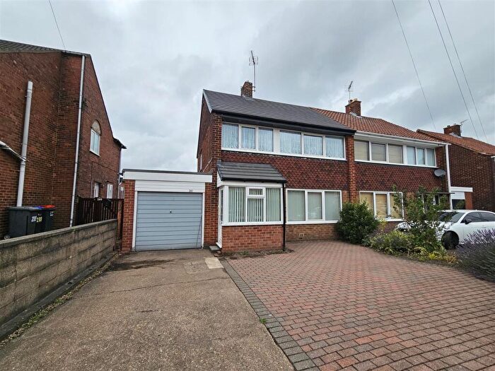 3 Bedroom Semi-Detached House For Sale In Alfreton Road, Sutton-In-Ashfield, NG17