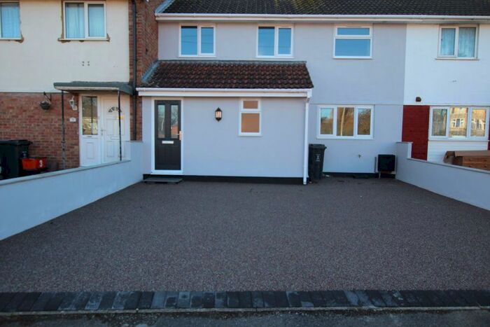 3 Bedroom Property To Rent In Hazlemere Close, Swindon, SN3