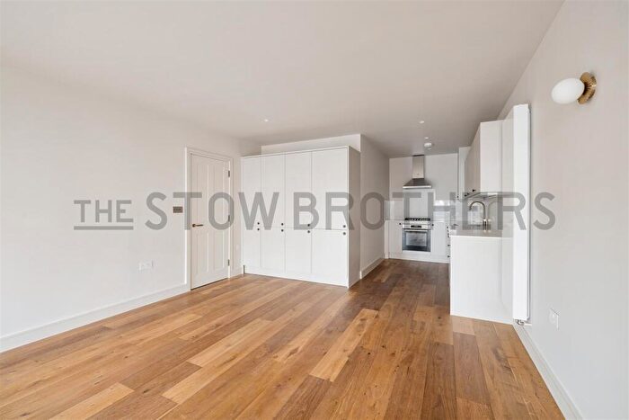 2 Bedroom Flat To Rent In Hoe Street, London, E17