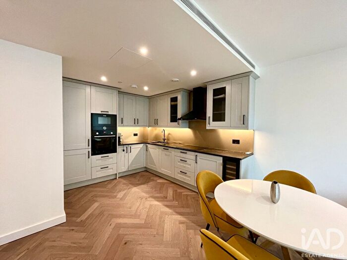 2 Bedroom Flat For Sale In Merino Garden, London, E1W