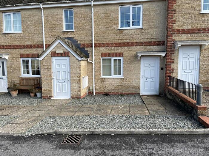 1 Bedroom Flat To Rent In Willoughby Fields, Witney, OX29