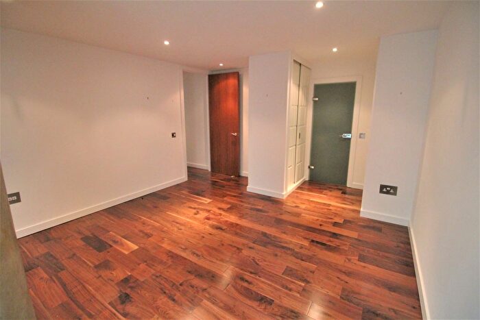 2 Bedroom Flat To Rent In Clowes Street, Salford, M3