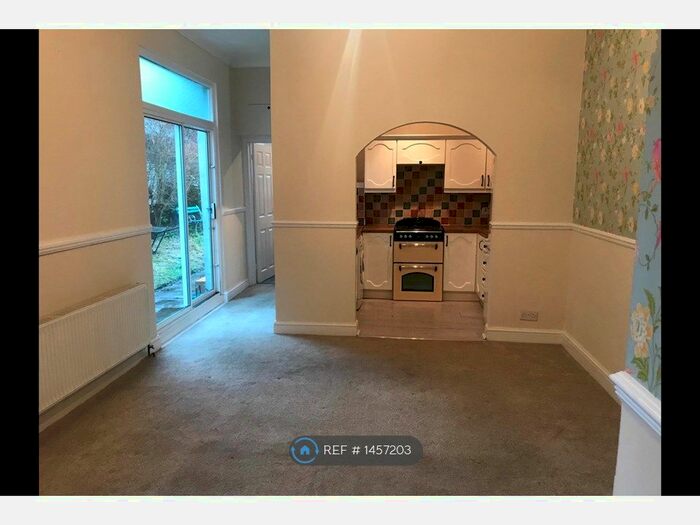 1 Bedroom Flat To Rent In Cobham Road, Westcliff-On-Sea, SS0